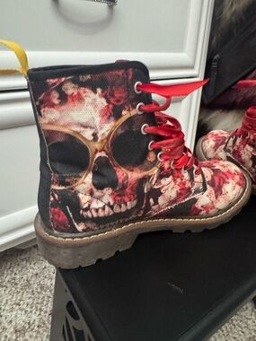 Skull combat boots